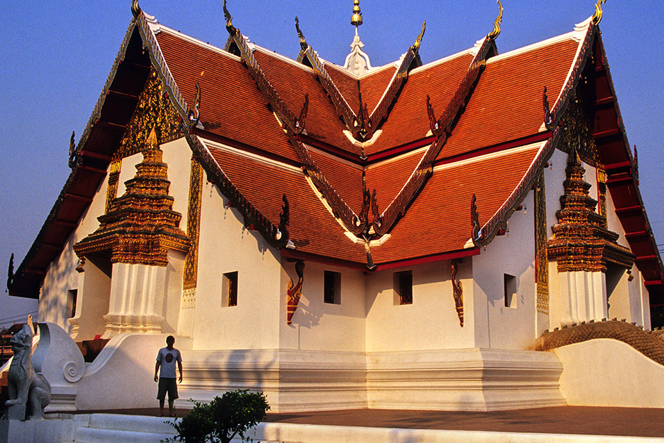 thailand/2004/nan_brian_temple