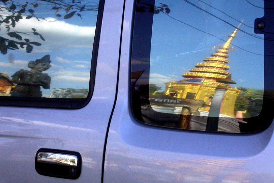 thailand/2004/pai_car_window