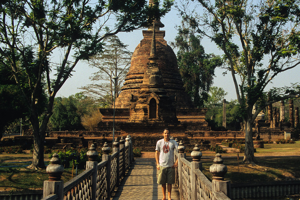 thailand/2004/sukhothai_brian_stupa