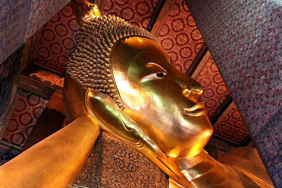 thailand/2010/bangkok_wat_pho_reclining_buddha_head
