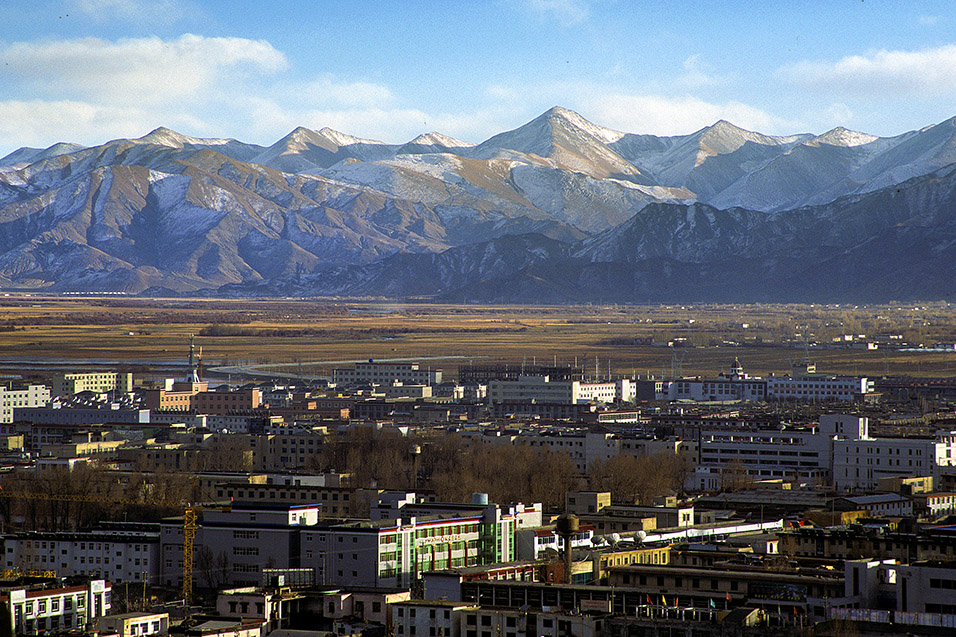 tibet/lhasa_industrial_moutain_view