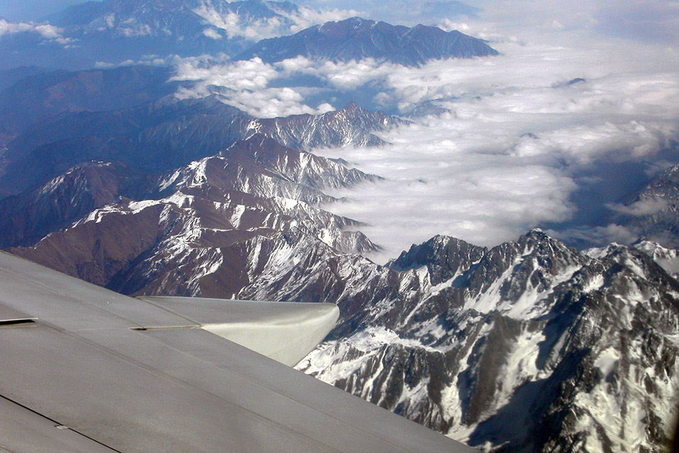 tibet/tibet_flight_mountains_forever
