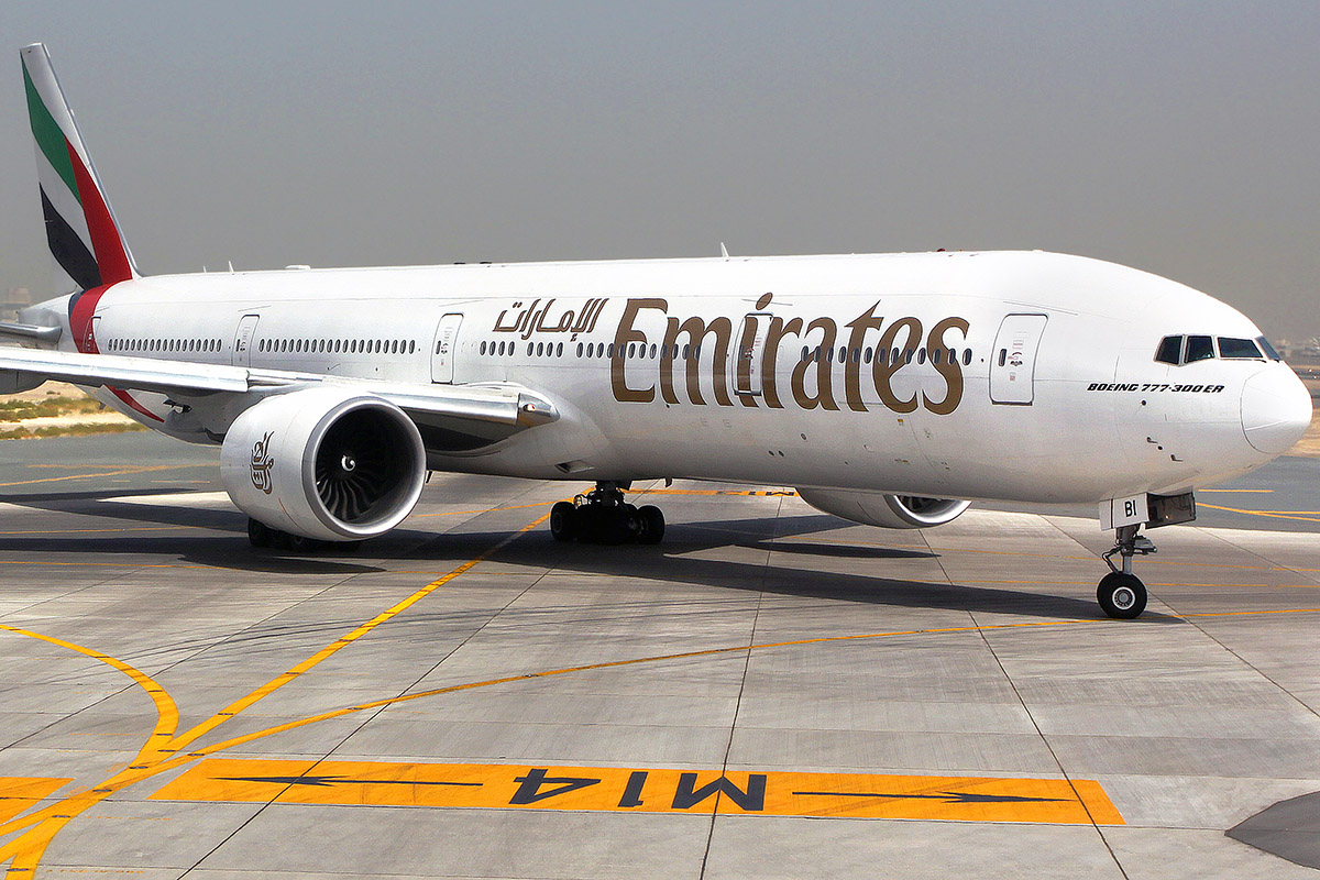 uae/2010/emirates_A6-EBI_777-36N_ER