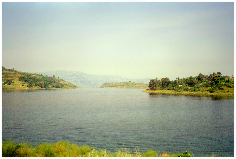 uganda/bunyoni_lake