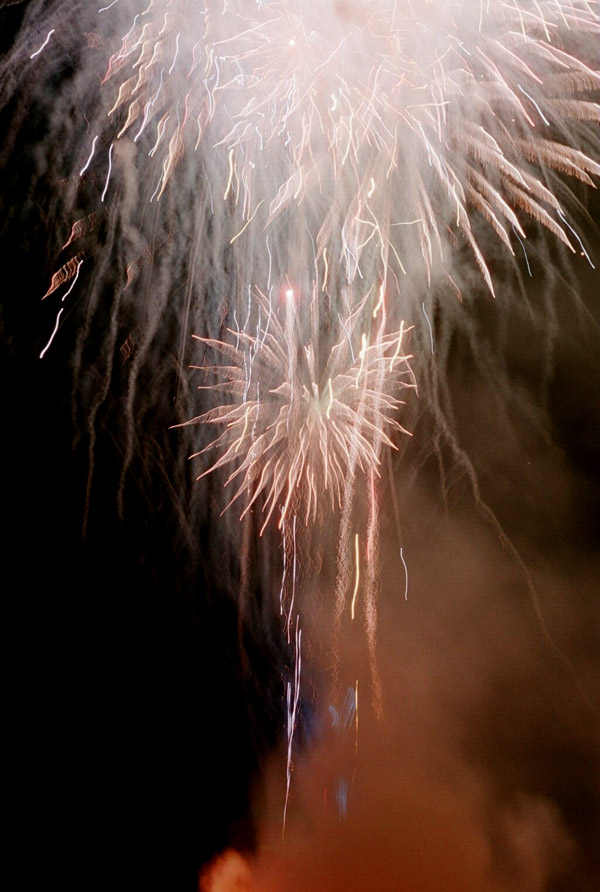 usa/burning_man_2002/night_fireworks