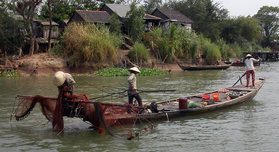 vietnam/meking_delta_fishing_boat